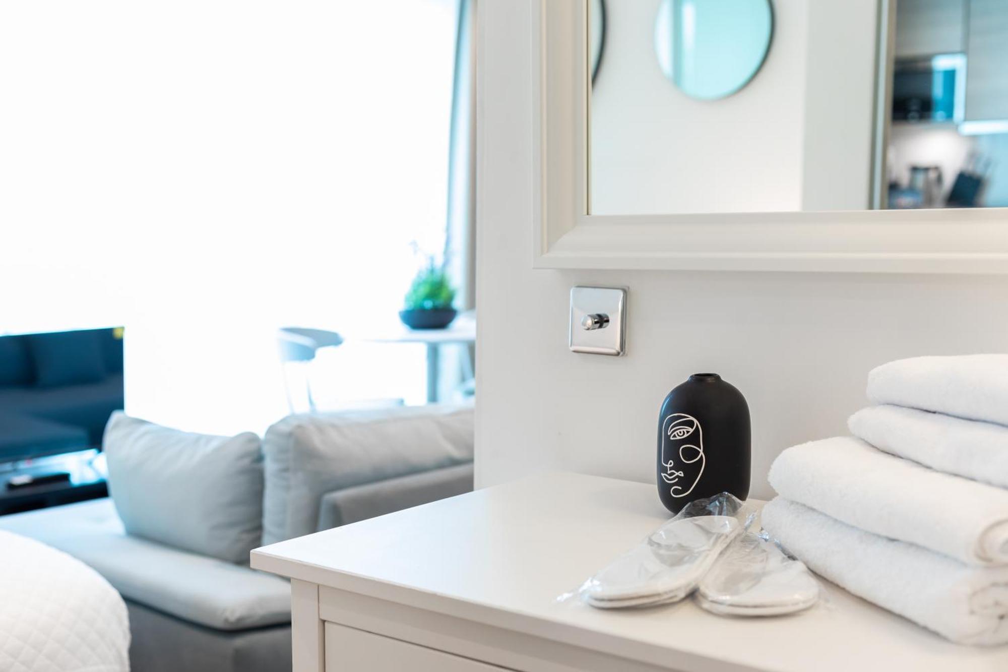 Vauxhall Luxury Manhattan Лондон Экстерьер фото
