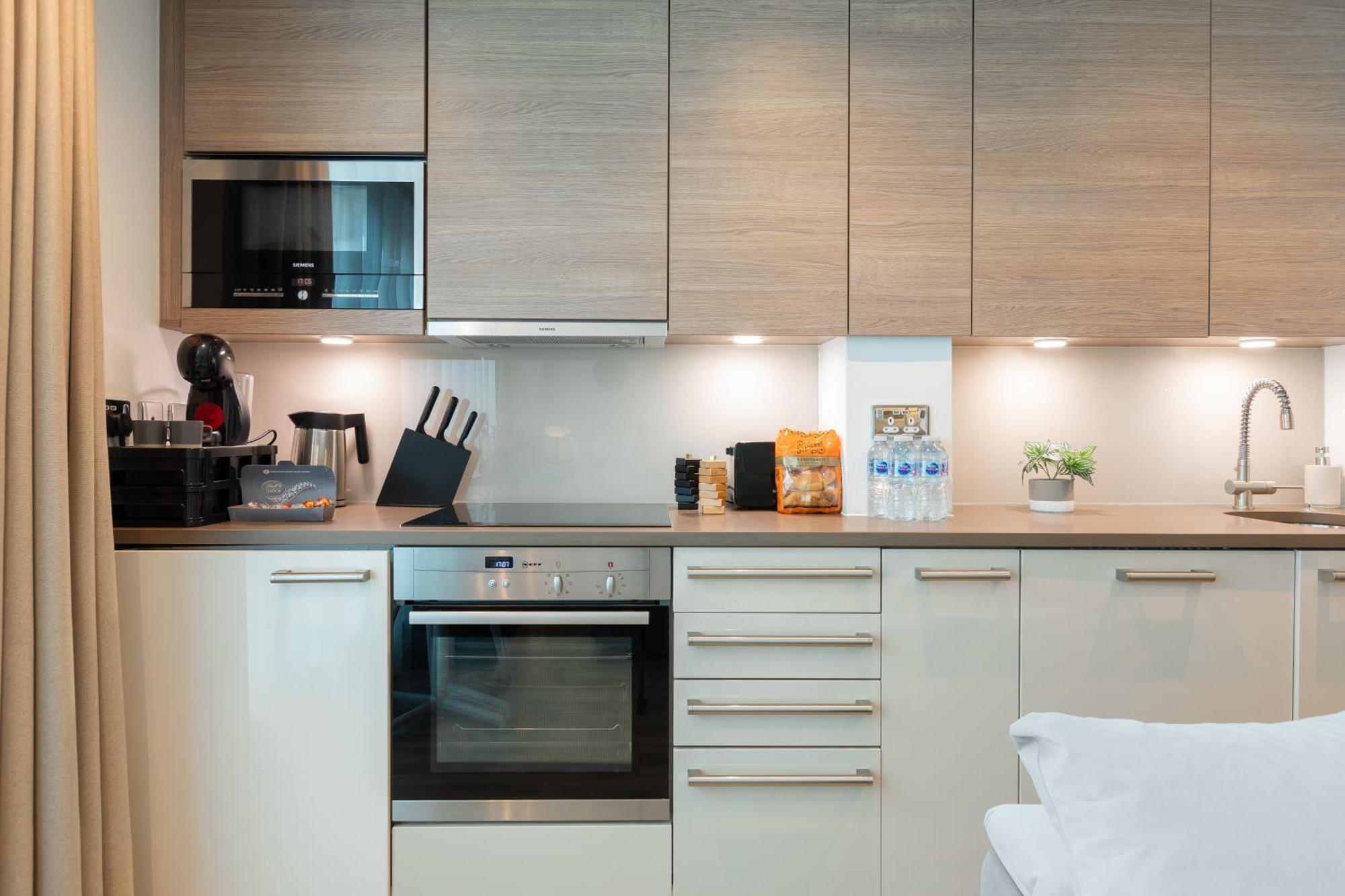 Vauxhall Luxury Manhattan Лондон Экстерьер фото