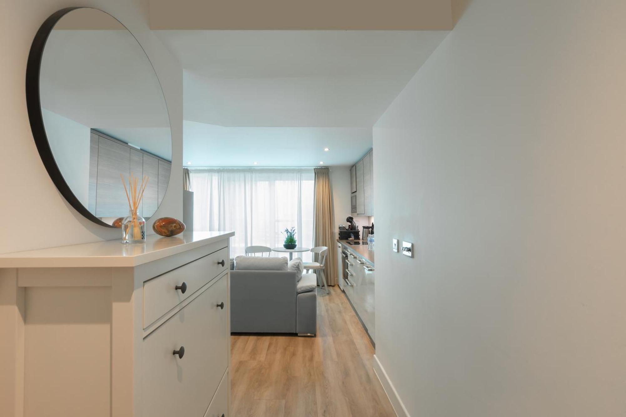 Vauxhall Luxury Manhattan Лондон Экстерьер фото