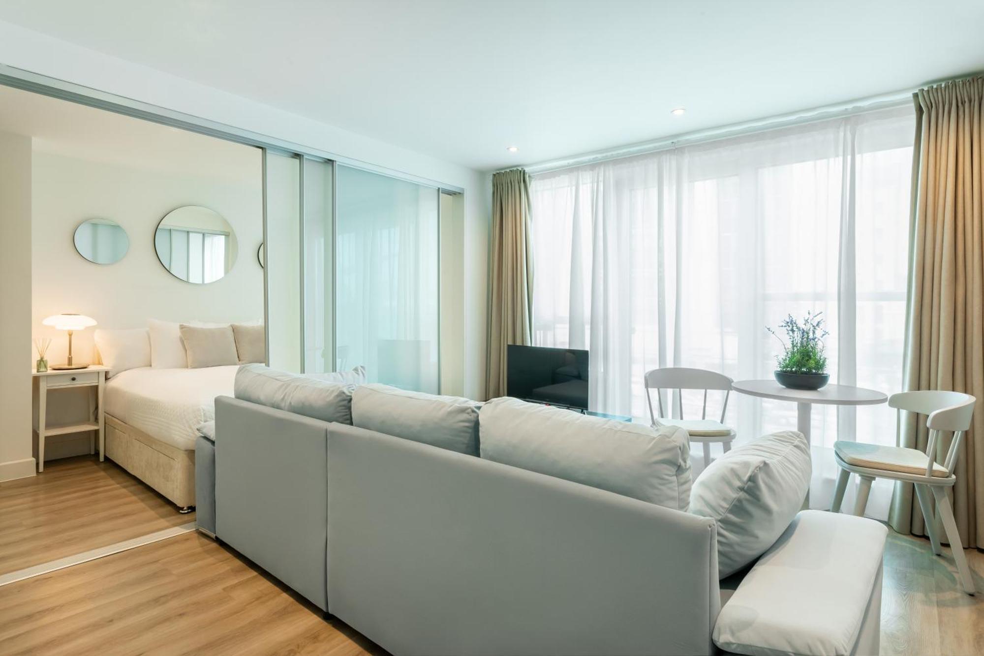 Vauxhall Luxury Manhattan Лондон Экстерьер фото