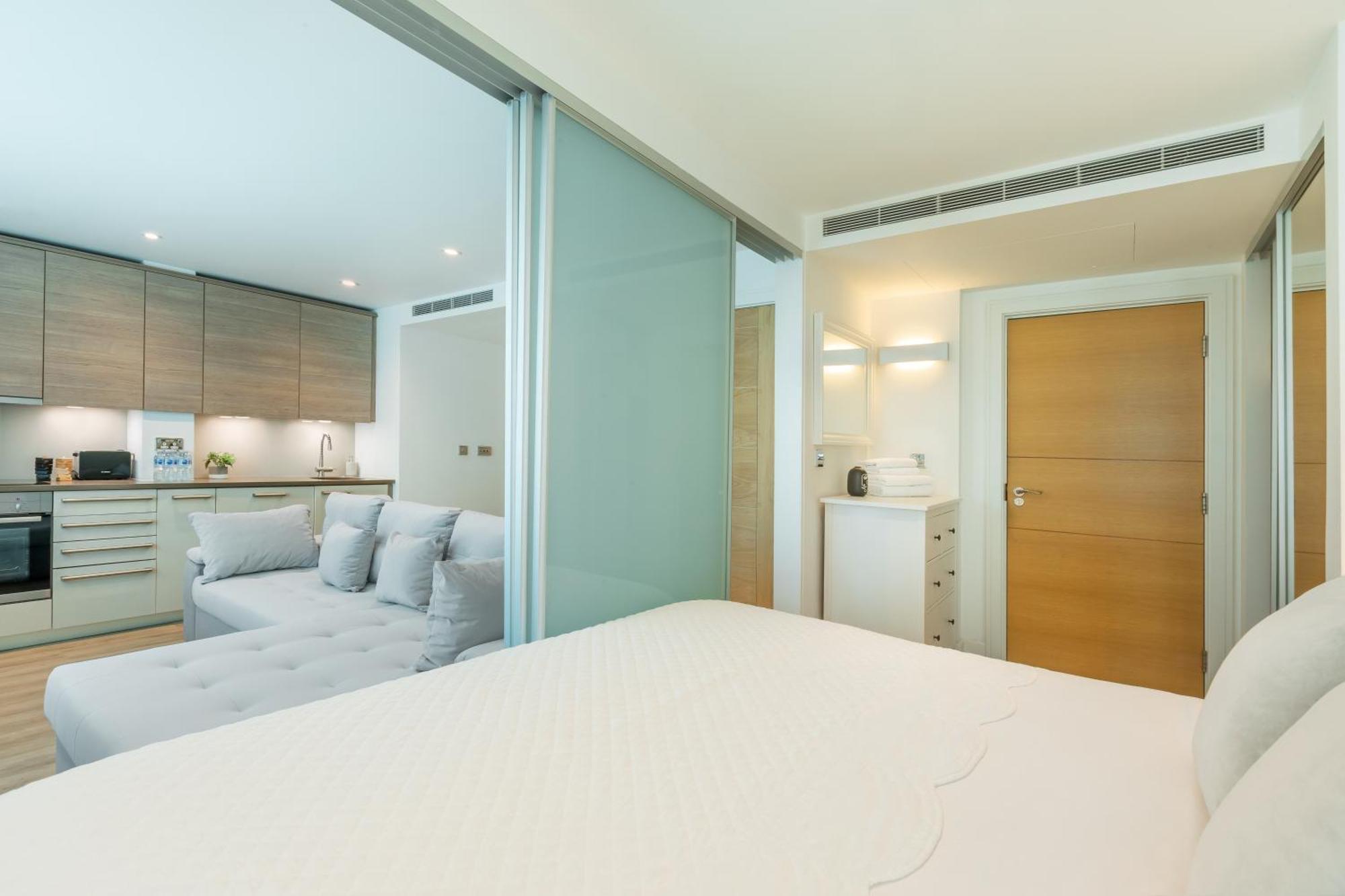 Vauxhall Luxury Manhattan Лондон Экстерьер фото
