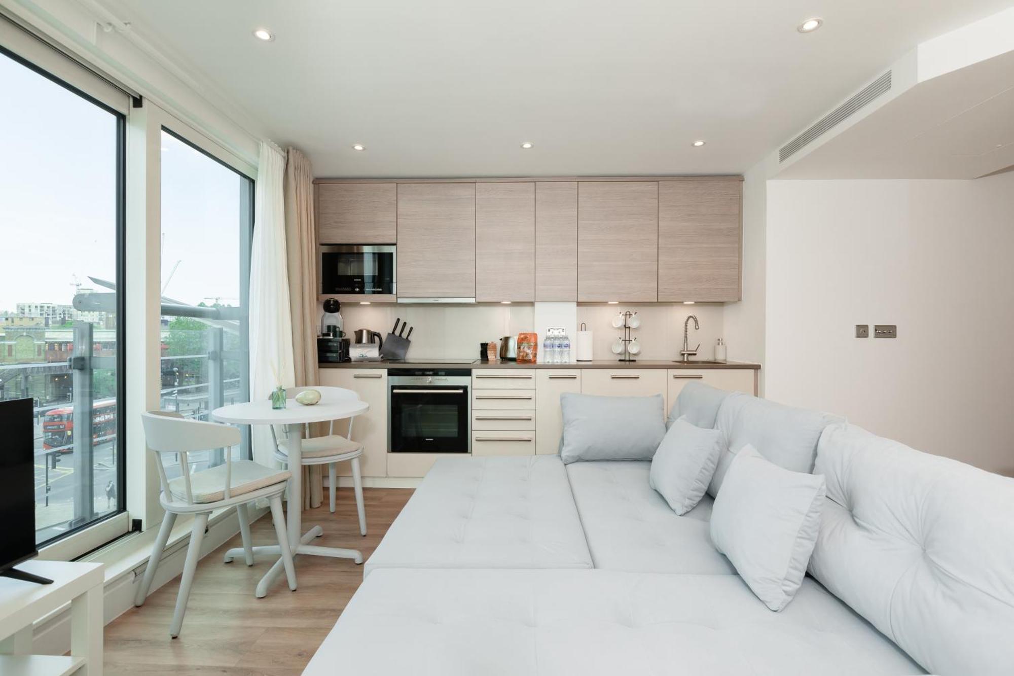 Vauxhall Luxury Manhattan Лондон Экстерьер фото